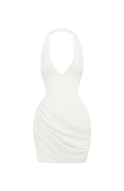 Vestido blanco halter sin mangas con escote en pico y drapeado en la falda