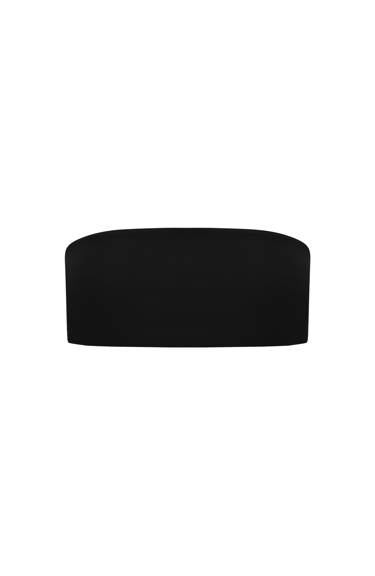 Top negro tipo bandeau corto, silueta redondeada