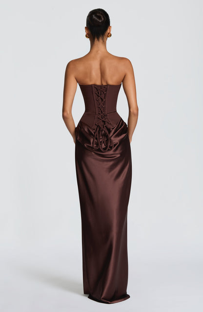 Vestido MAGGIE satinado tipo corsé con espalda descubierta y drapeado fruncido en la cintura, marrón.