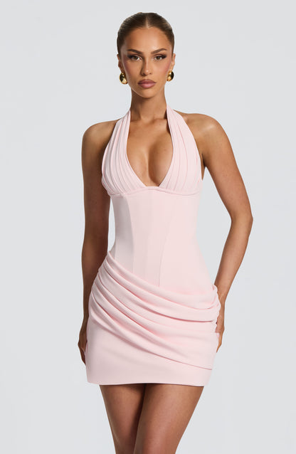 Vestido mini rosa con escote halter y drapeado fruncido en la cintura