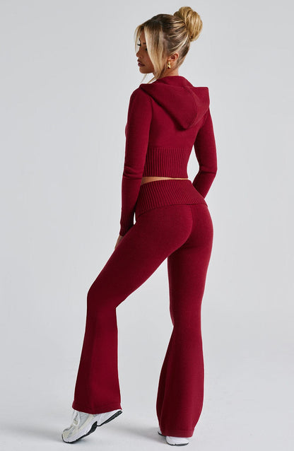 Sudadera roja de espalda con capucha y tejido acanalado, corte corto