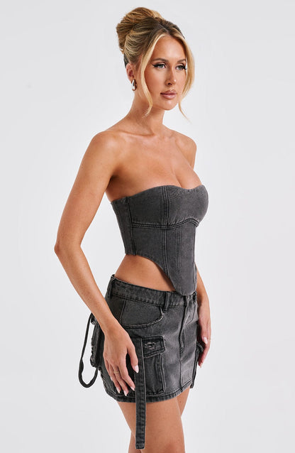 Corsé negro strapless de mezclilla con costuras y corte entallado